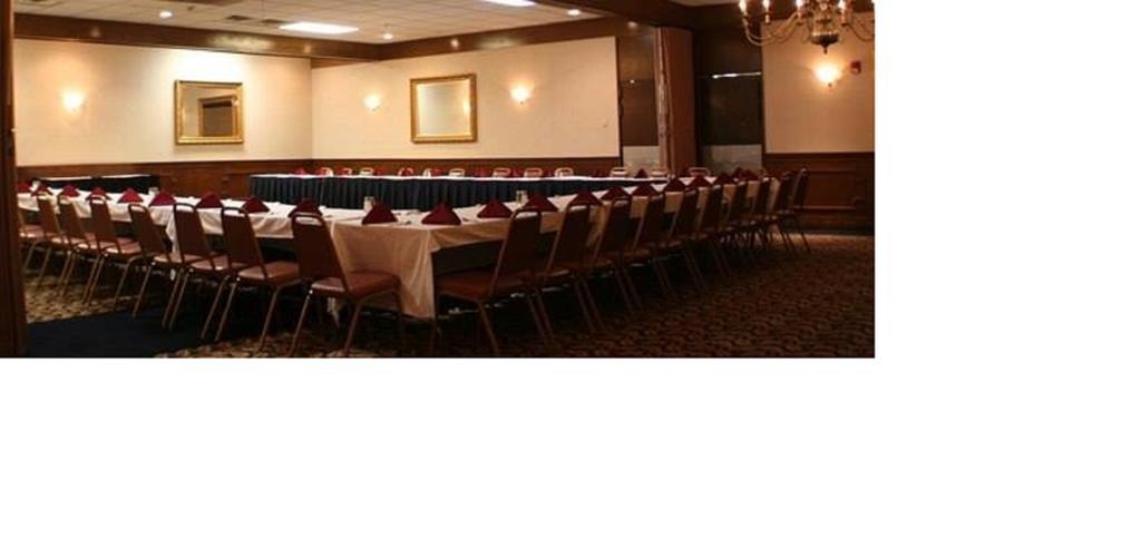 Hotel Carlisle & Embers Convention Center 외부 사진
