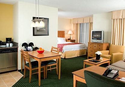 Hotel Carlisle & Embers Convention Center 외부 사진