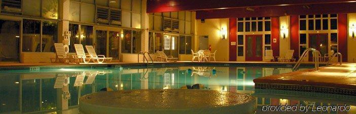 Hotel Carlisle & Embers Convention Center 외부 사진