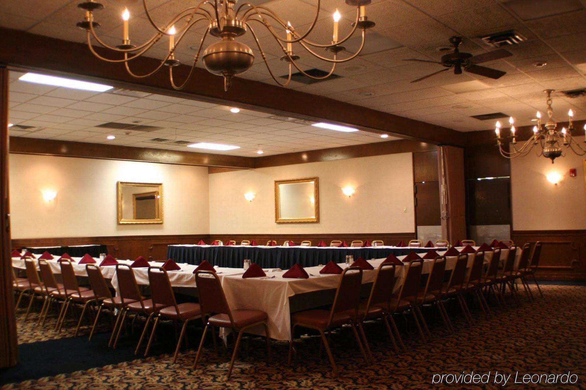 Hotel Carlisle & Embers Convention Center 시설 사진